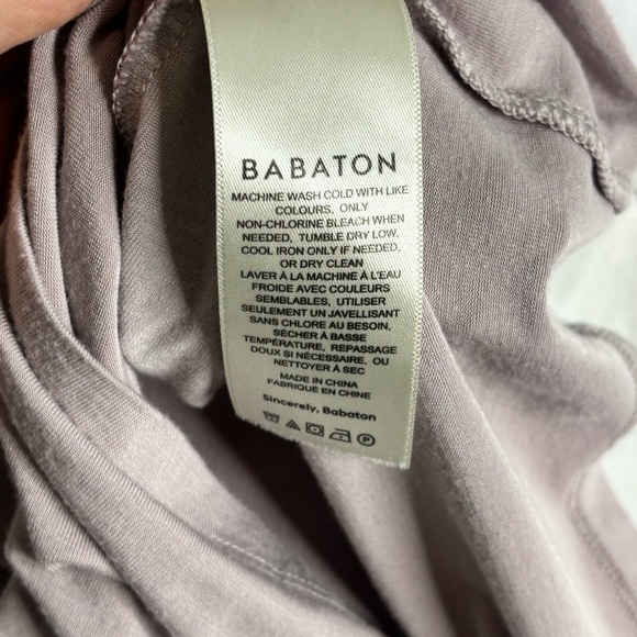 Babaton Soft Mauve V-Neck Tee - Picture 4 of 6